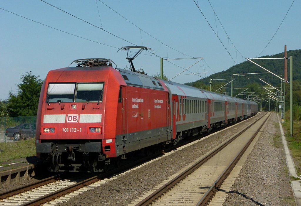 101 112-1 ist mit dem EN 452 Moskva - Paris Est am 03.09.2012 in Bruchmhlbach-Miesau