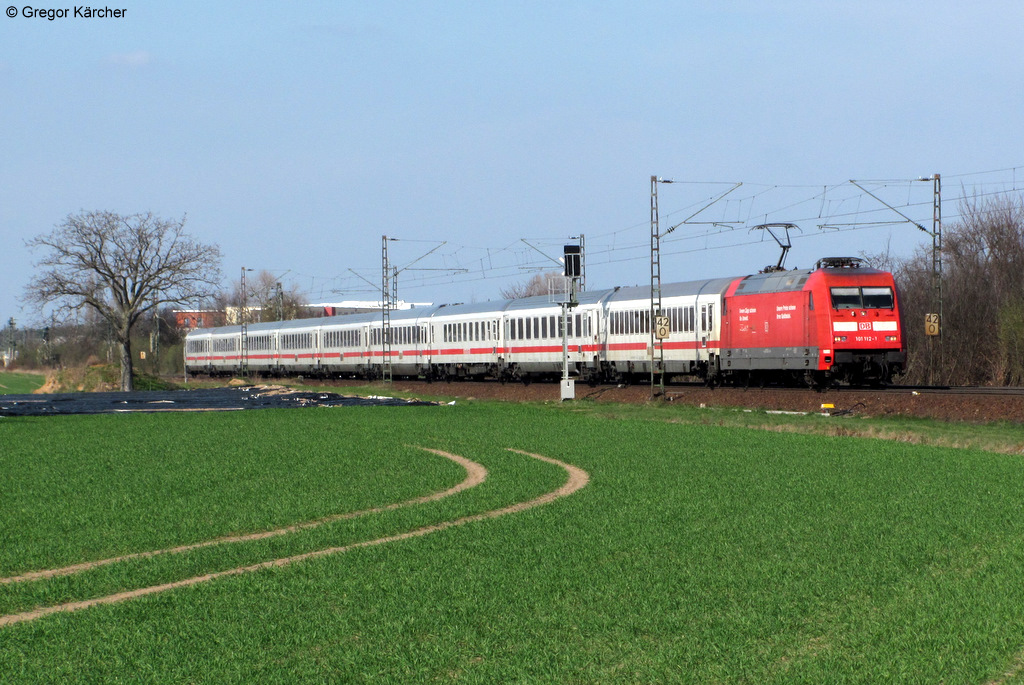 101 112-1 mit IC Richtung Sden bei Hhnlein-Alsbach am 24.03.2012.