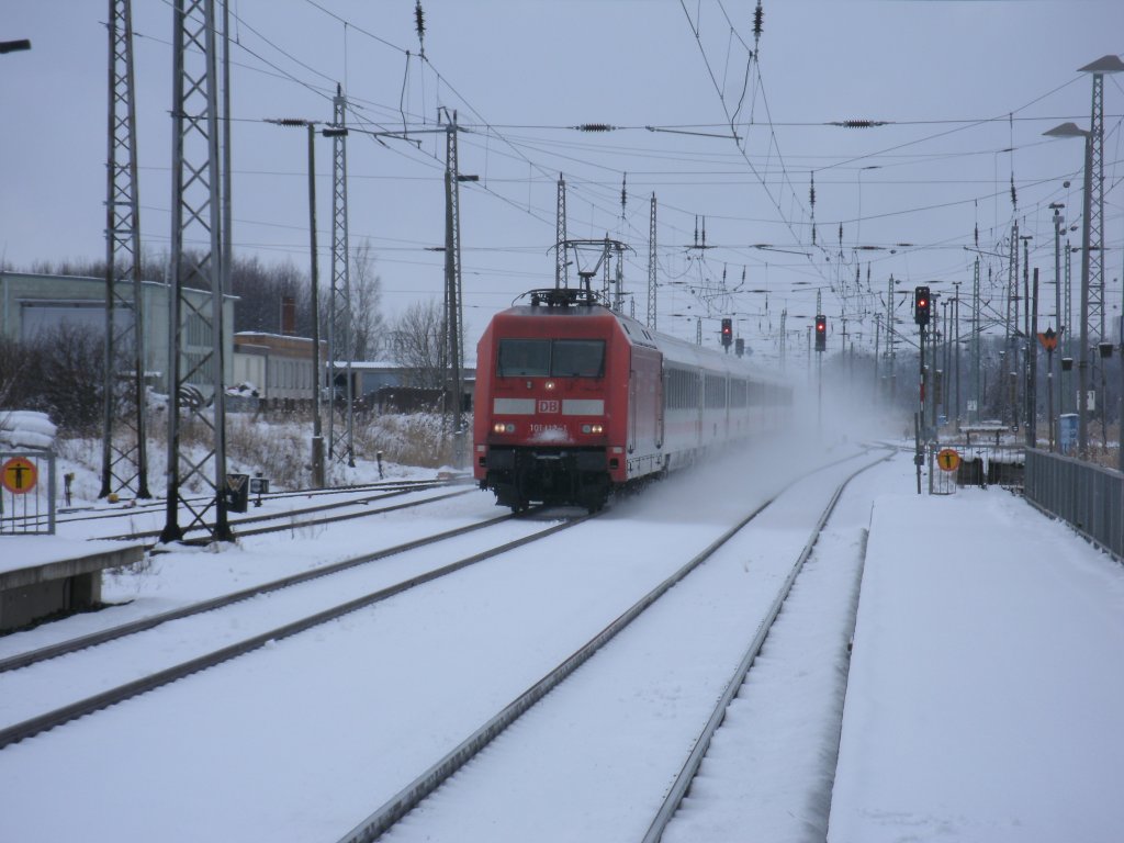101 112 erreichte,am 12.Februar 2013,mit dem IC 2184 Hannover-Binz,Bergen/Rgen. 