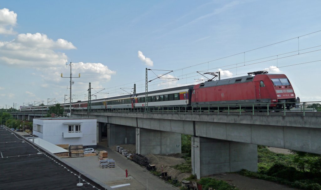 101 113-9 auf dem Weg mit einem EuroCity nach Mannheim Hbf. (16.08.12)