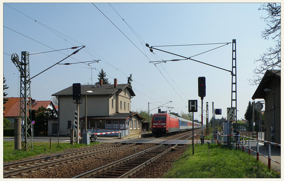 101 116 mit EC 378, umgeleitet ber Zeithain-Jterbog in Glaubitz, 20.04.2011
