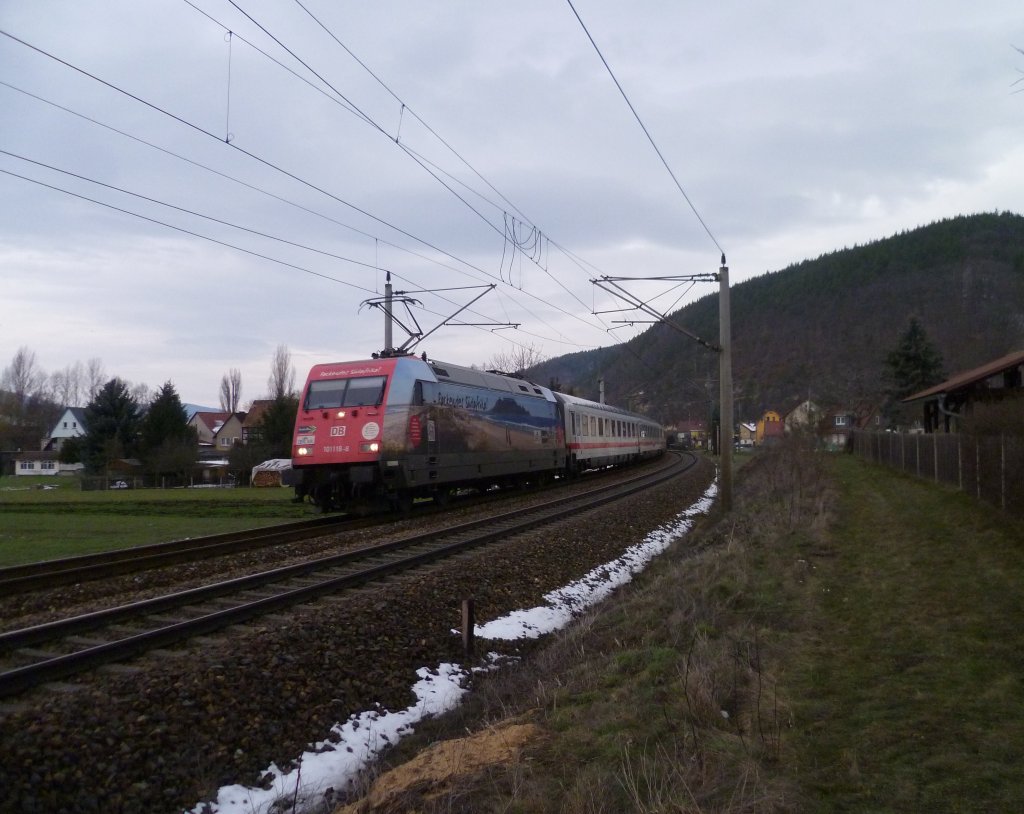 101 118-8 bei der Durchfahrt in Remschtz am 17.03.13 Richtung Saalfeld.