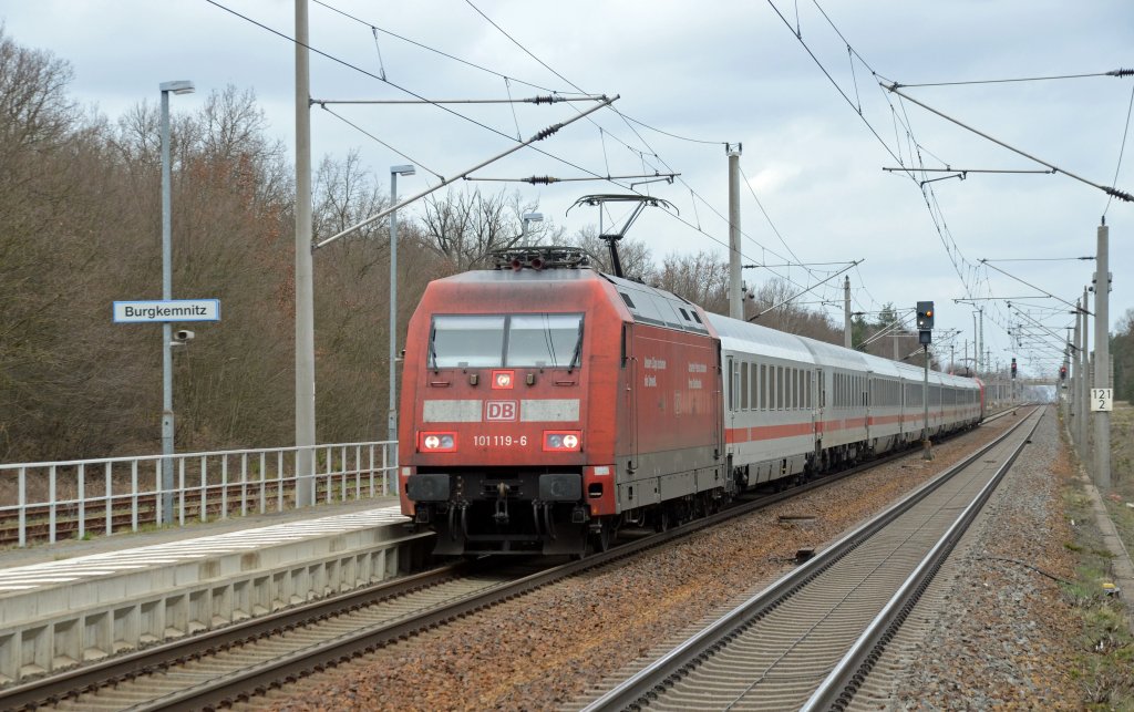 101 119 zog am 30.03.12 den IC 2209 durch Burgkemnitz Richtung Leipzig.