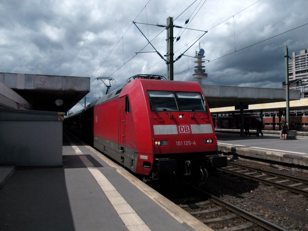 101 120 in Hannover Hbf am 21.06.2013