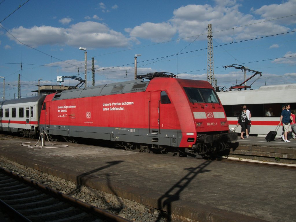 101 122-1 zog am 18.7.10 den IC 2871 in den Leipziger Hbf.