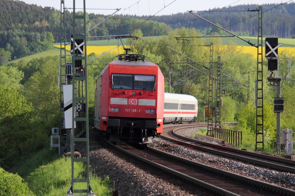 101 126-1 DB bei Horb am 11.05.2012.