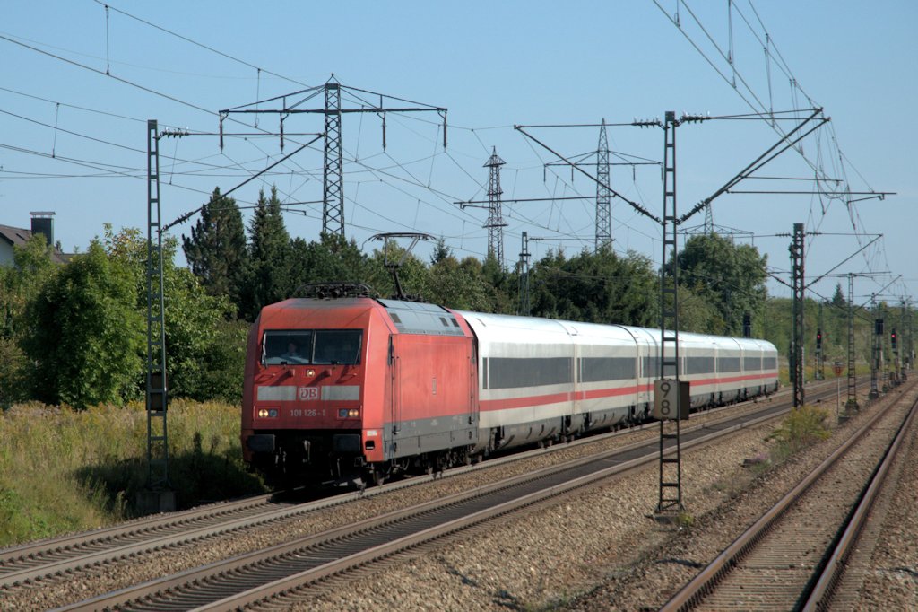 101 126 am 16.09.12 als ICE 915 nach Berlin in M�nchen-Langwied