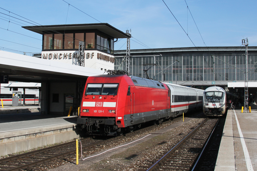 101 131 mit Metropolitan Wagen als ICE 914 nach Berlin am 24.03.2011 in Mnchen Hbf. Seit dem letzten Wochenende kommt einmal tglich planmig eine Metropolitan Garnitur nach Mnchen.