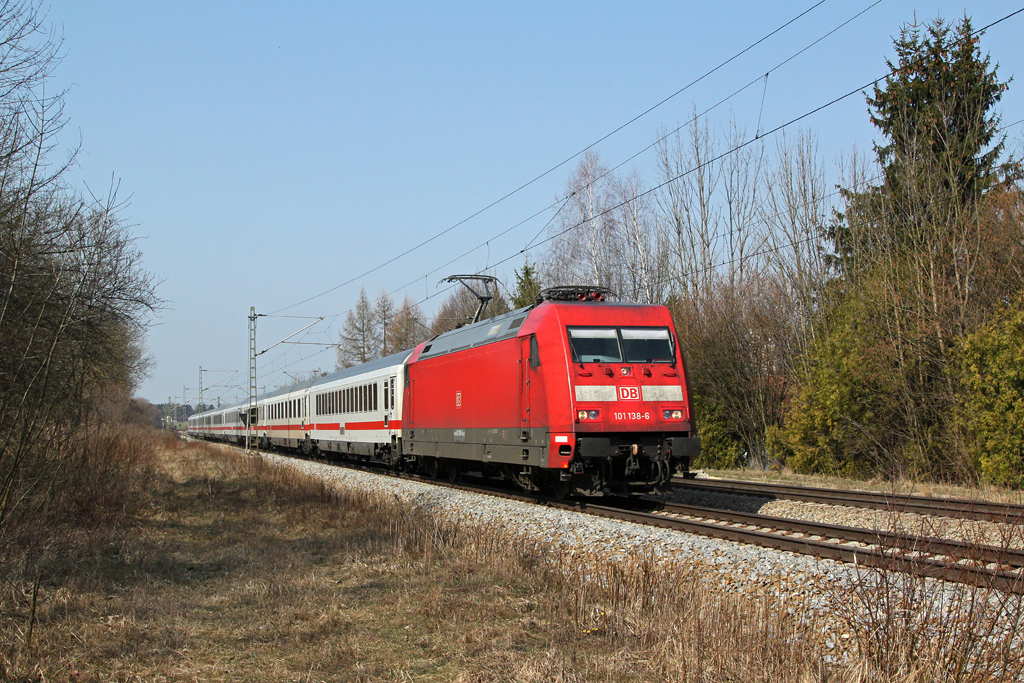 101 138 mit EC 217 am 23.03.2012 bei Gro�karolinenfeld