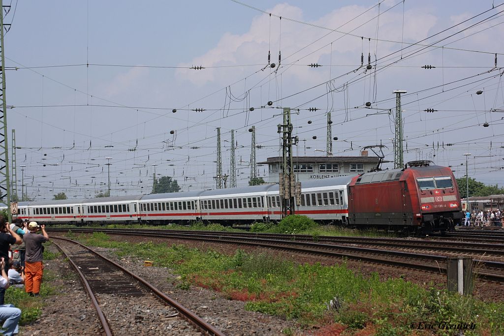 101 139 am 21.5.2011 in Koblenz Ltzel mit einem IC gen Frankfurt.