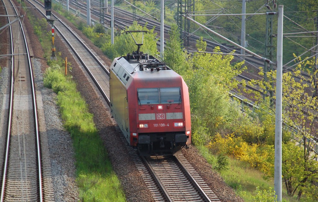 101 139 f�hrt am 22.05.10 Lz durch Holzweissig Richtung Leipzig.