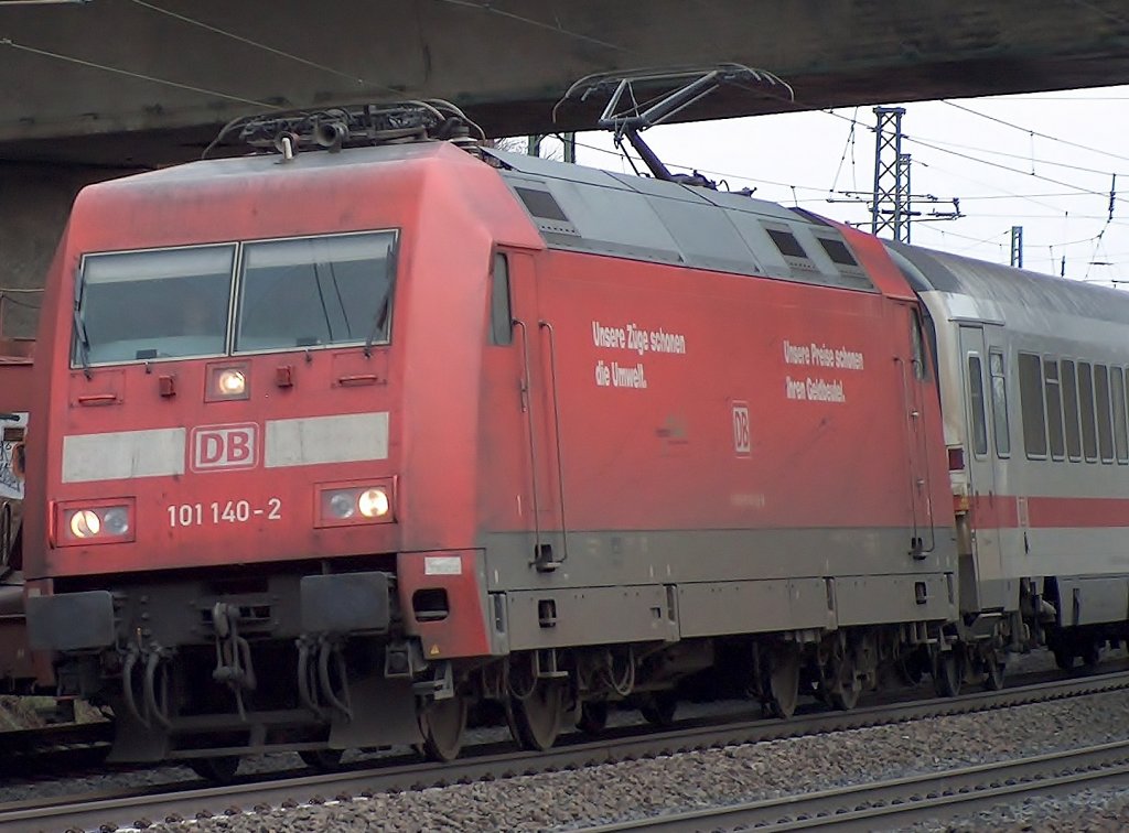 101 140-2 mit einen IC aus Leipzig nach Frankfurt/Main kurz vor Fulda am 31.01.2009