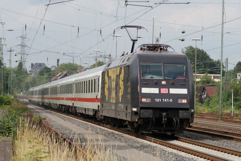101 141-0  Hass&Gewalt  mit einem IC in Solingen Hbf am 20.06.09