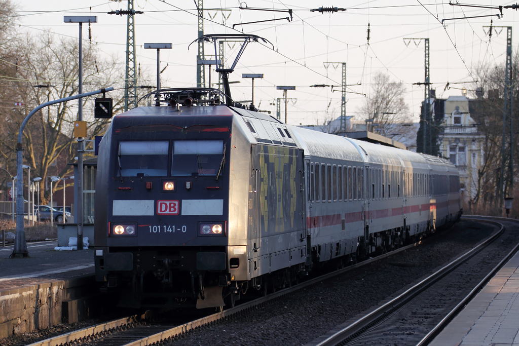 101 141-0 mit IC 137 nach Emden in Recklinghausen 1.4.2013