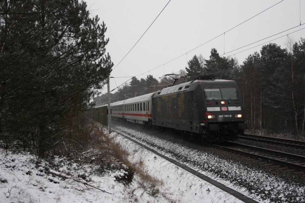 101 141 mit dem IC 144 nach Bad Bentheim in Gifhorn am 20.12.2009