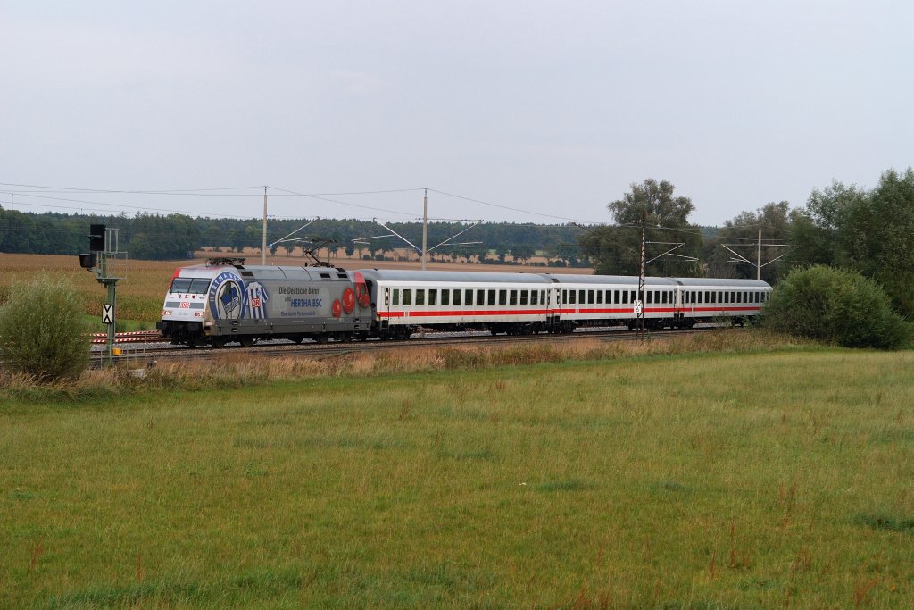 101 144 (Hertha) mit IC 2094 bei Mammendorf (02.10.2009)