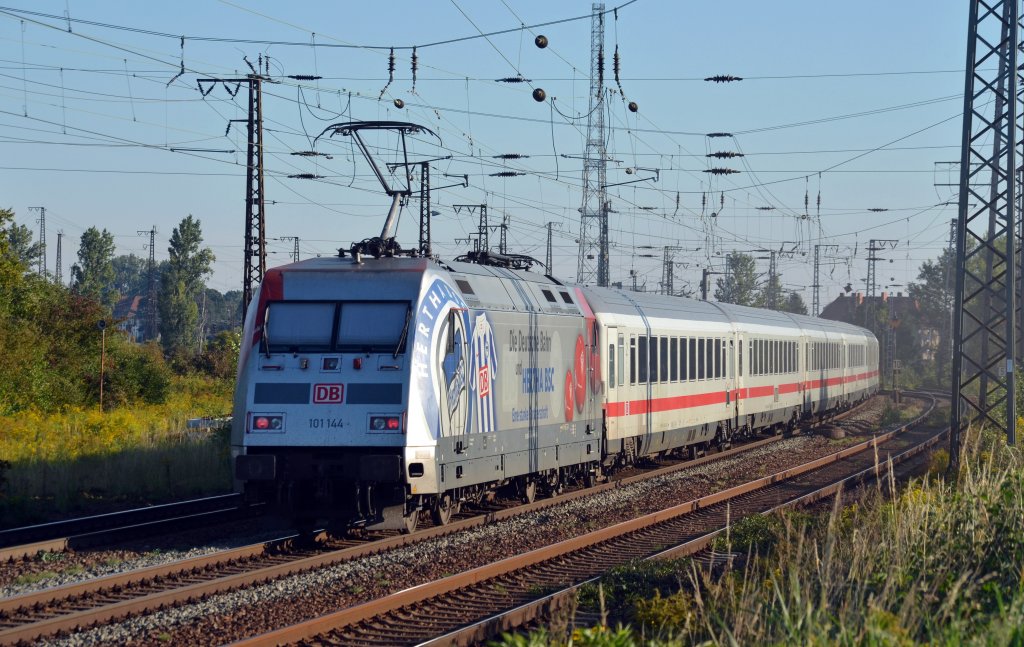 101 144 schob am 03.09.11 den IC 2304 durch Grokorbetha Richtung Halle(S). Vorn zog 101 052.