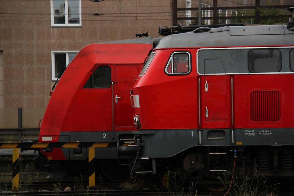 101 und 218 standen am 30.07.2012 in Hannover Hbf abgestellt.