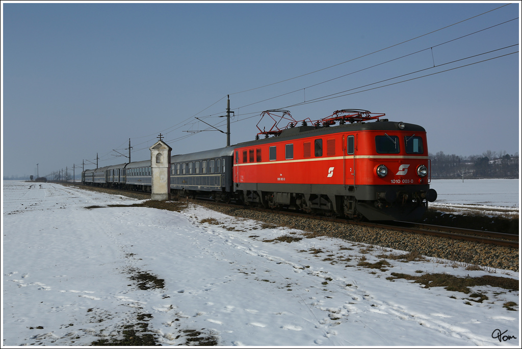 1010.03 fhrt mit dem Majestic Imperator als SDZ 14370 von Wien FJbf nach Korneuburg.
Goldgeben 17.2.2013