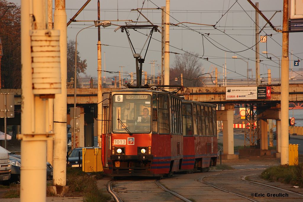 1013 am 05.11.2011 in Szczecin Glowny.