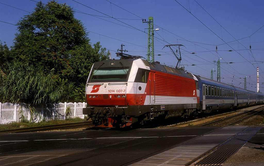 1014 007  Komarom  22.09.00