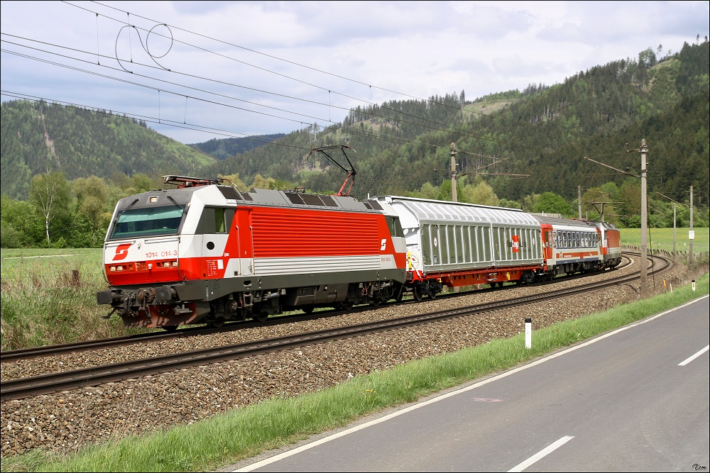 1014 014 + 1014 003 mit Messzug SPROB 97713 von Leoben nach Judenburg. St.Lorenzen 10.5.2010