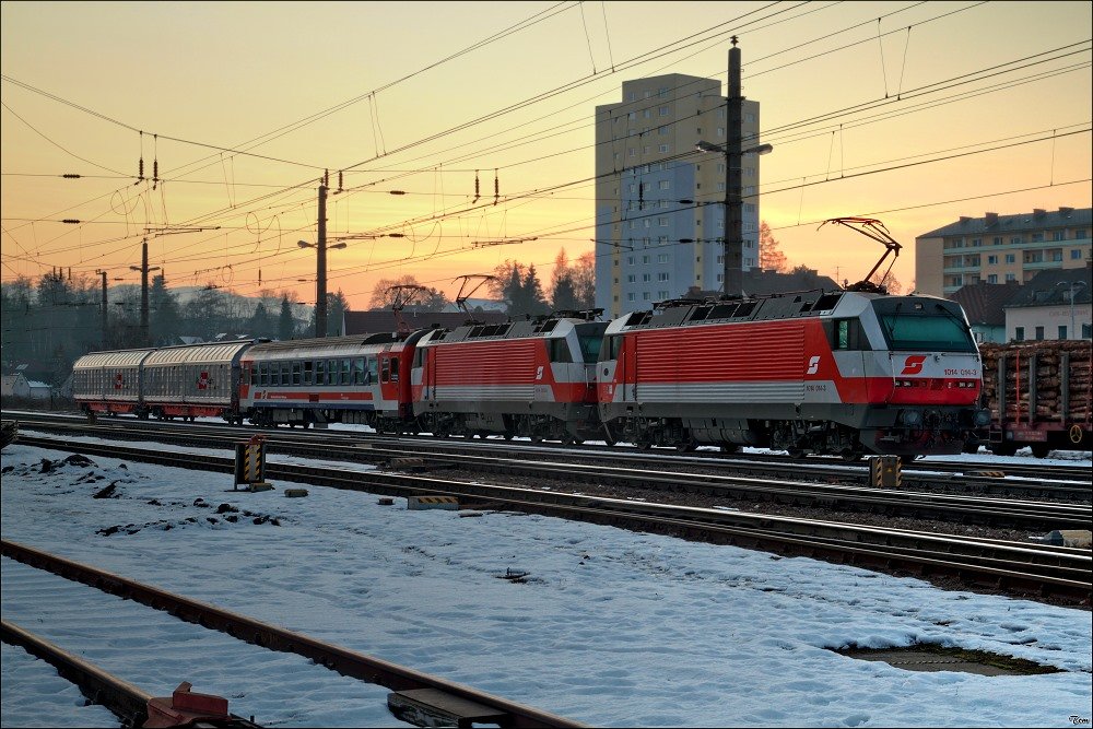 1014 03 + 14 mit einem Messzug in Knittelfeld.
8.2.2010