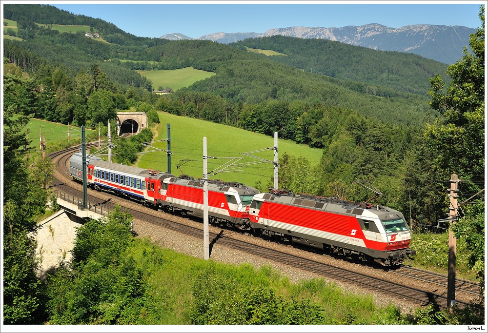 1014.014 + 1014.003 mit Messzug SPROB 97705 auf der Steinbauer Wiesn am Semmering, 10.7.2010.