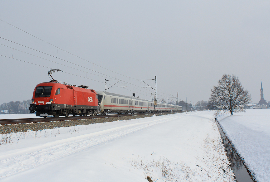 1016 003 mit dem EC 218 von Graz nach Saarbrcken bei bersee. Dieser Zug sollte eigentlich mit einer 101 bespannt werden. Aufgenommen am 24. Februar 2013.