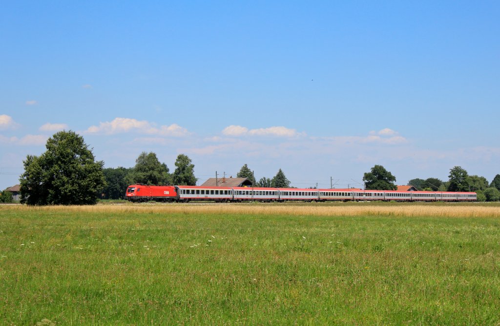 1016 003 mit dem EC 112 auf dem Weg nach Mnchen, aufgenommen am 23. Juli 2013 bei bersee.