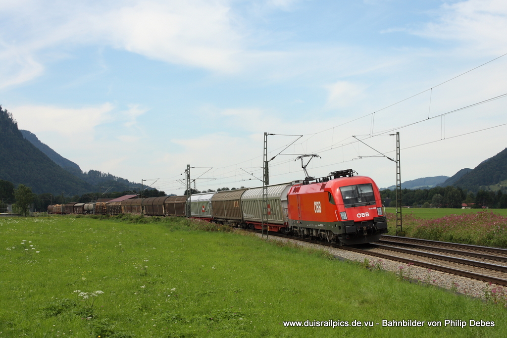 1016 009 (BB) fhrt am 6. August 2011 um 15:14 Uhr mit einem Gterzug durch Oberaudorf