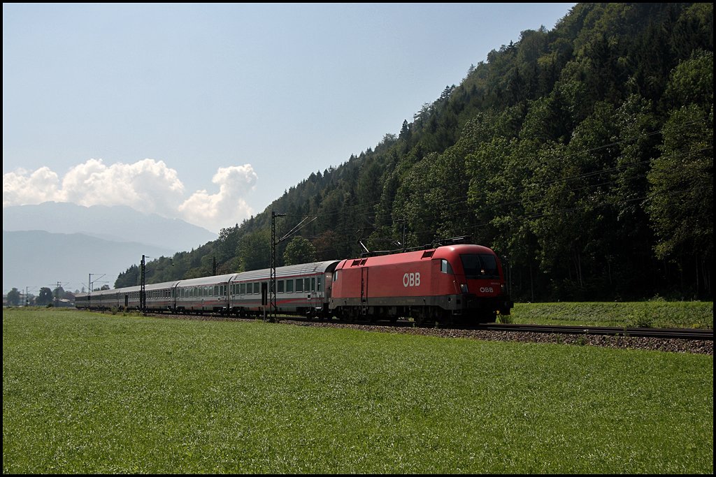 1016 012 hat den EC 188  GARDA , Verona Porta Nuova - Mnchen Hbf, am Haken. (06.08.2009)