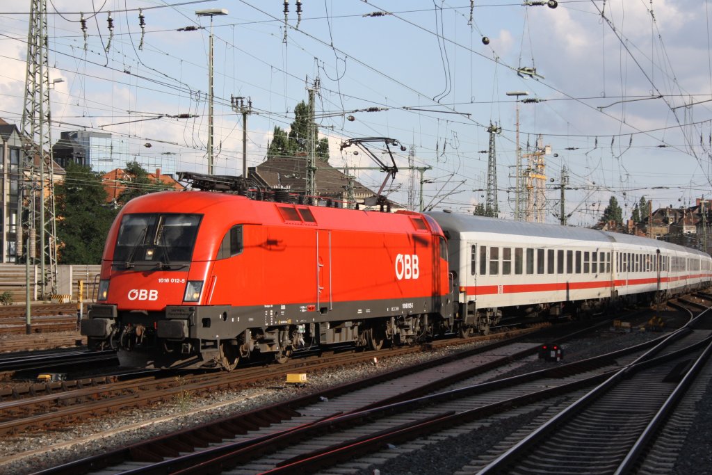 1016 012 mit dem IC 2082(K�nigssee) nach L�neburg in Hannover HBF am 05.09.2010