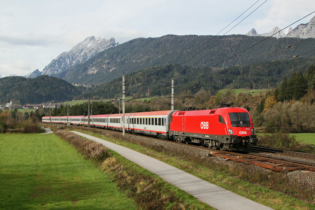 1016 013 mit OIC 865 am 03.11.2012 im Inntal bei Terfens.