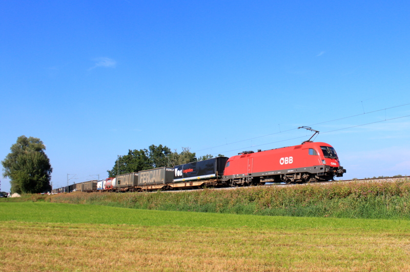 1016 015-8 mit einem Brenner-Umleiter auf dem Weg nach Salzburg. Aufgenommen am 10. September in Weisham.