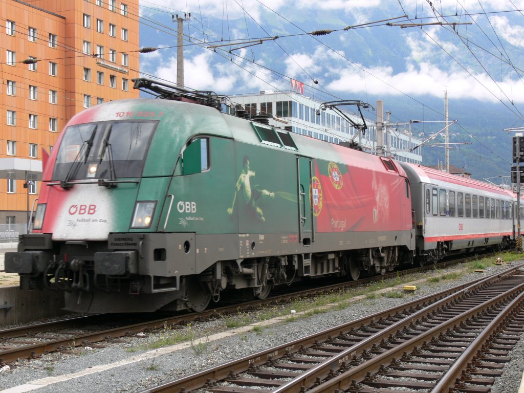 1016 025-7 mit einen EC in Innsbruck. 12.06.2009