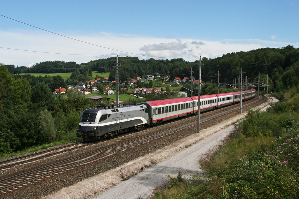 1016 034 mit OIC 548 (?) am 16.08.2010 bei Hallwang.