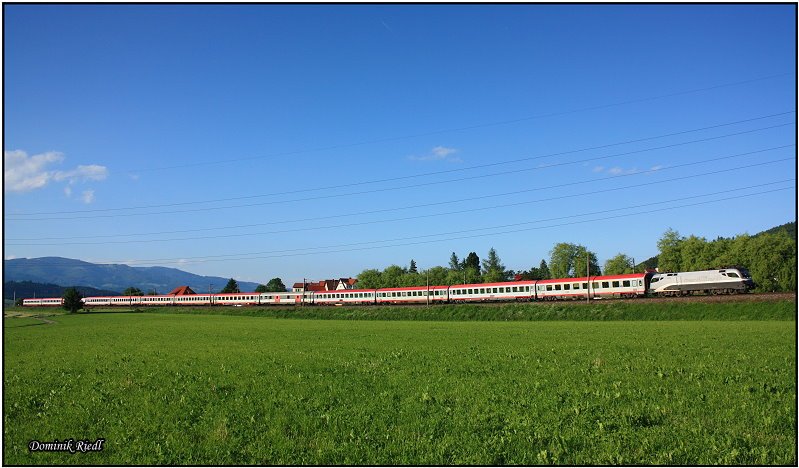 1016 034 Railjetversuchlackierung mit dem IC 537  Alpen Adria Universitt Klagenfurt  von Wien Meidling nach Villach. Knittelfeld 5.6.2010
