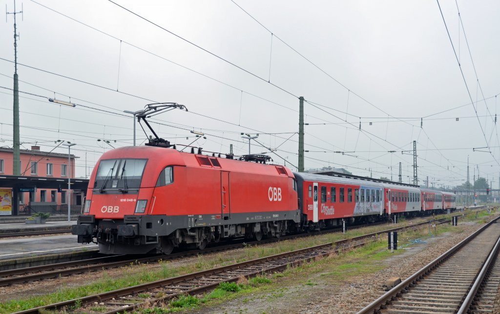 1016 048 brachte am 03.07.12 einen REX von Linz nach Freilassing. Anschlieend fuhr der Zug wieder zurck nach Linz.