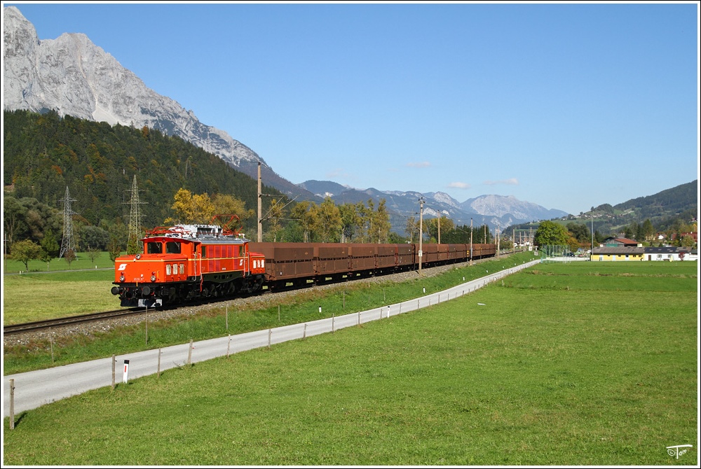 1020 037 der GEG fhrt mit dem Planstrom SDZ von Linz-Stahlwerke nach Bischofshofen. 
Stein an der Enns 4.10.2010