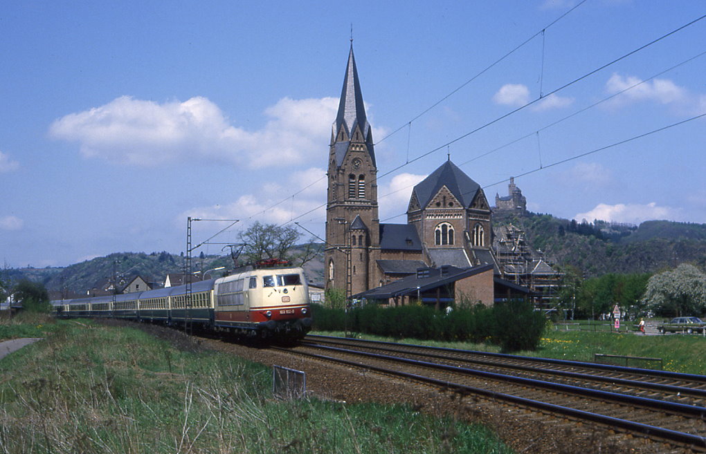 103 102 mit IC 613 bei Spay, 04.05.1986.