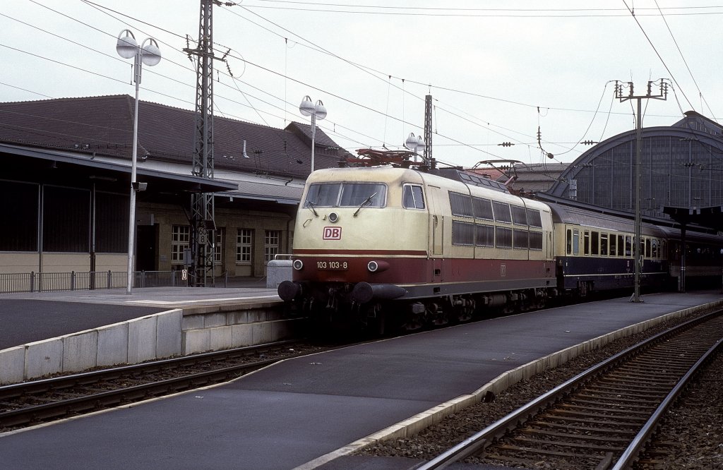 103 103  Karlsruhe Hbf  05.02.95