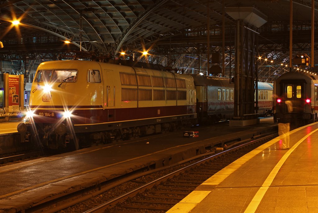 103 184-8 am TEE 9 in Kln Hbf am 18.09.2011