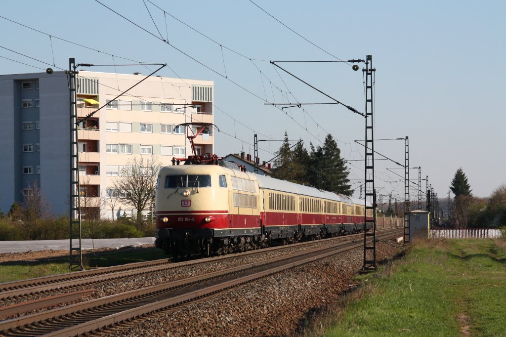 103 184 mit TEE 5461 in Richtung Frankfurt(Main).Am 06.04.10 in Lampertheim.