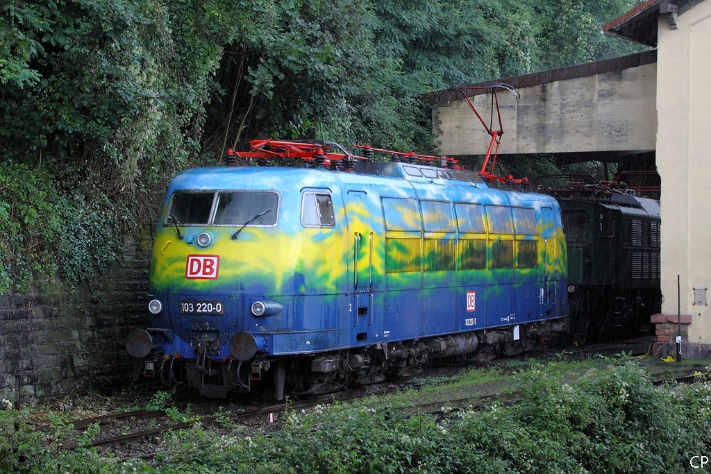 103 220-0 stand am 27.8.2010 auf dem Gel�nde des DGEG-Museums in Neustadt(Weinstra�e).