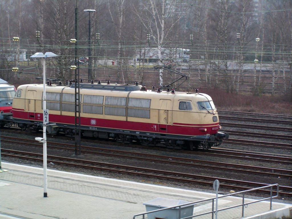103 222-6 am 15.3.2010 in Herzogenrath kurz vor einer Messfahrt