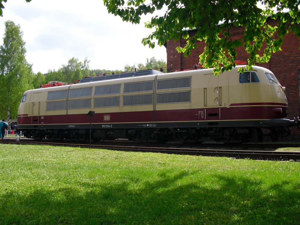 103 224-2 aus Glauchau, war am 16.05.10 beim Bw Fest in Schwarzenberg/Erzgeb. zu Gast.