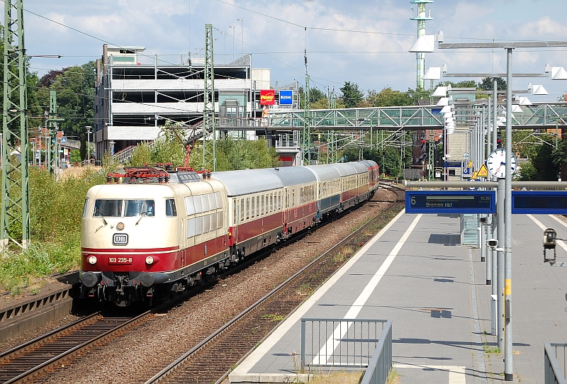103 235-8 mit IC 1817 Hamburg Altona - Kln Hbf, am 25.07.2010 durch Buchholz(Nordheide)