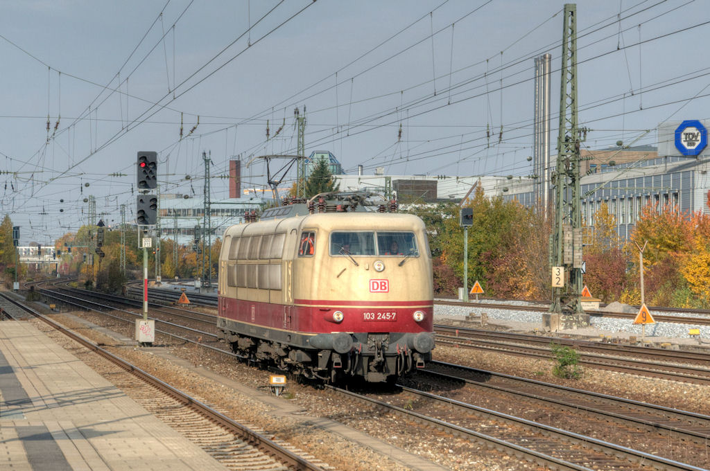 103 245 am 30.10.11 von Laim nach Salzburg um einen Sonderzug abzuholen (Heimeranplatz zu Mnchen)