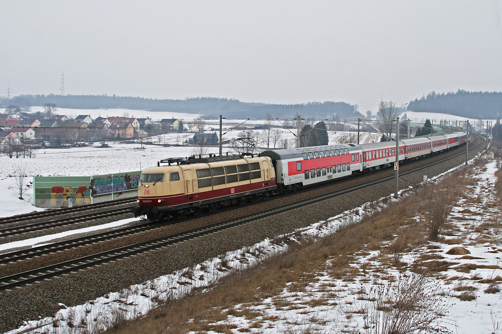 103 245 mit CNL 483 am 13.03.2010 bei Hebertshausen.